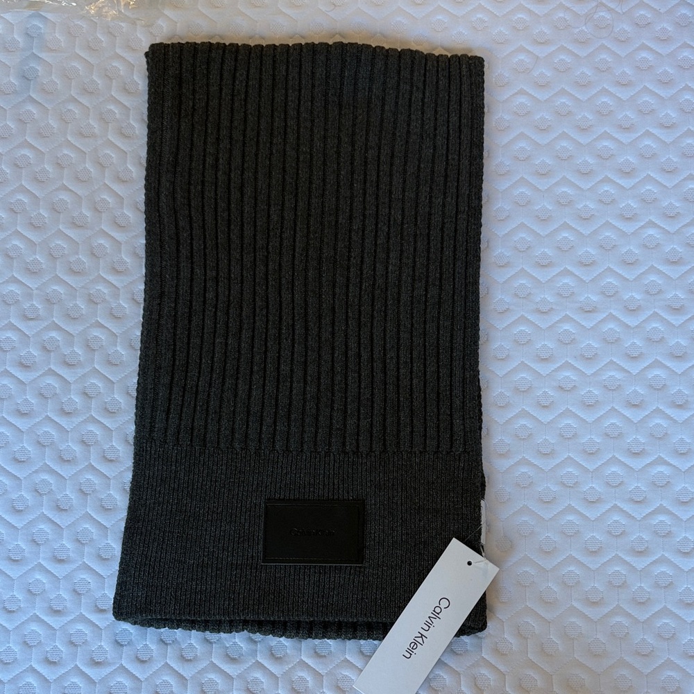 New Calvin Klein Dark Gray Ribbed Scarf